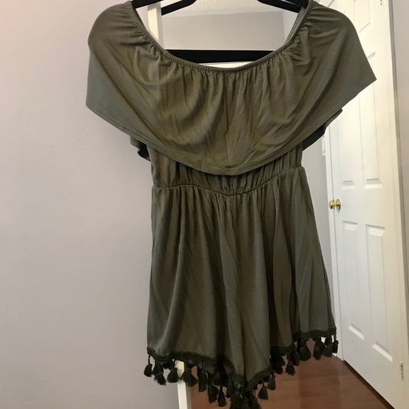 NWOT Green Off The Shoulder Frill Jersey Romper - Picture 4 of 7